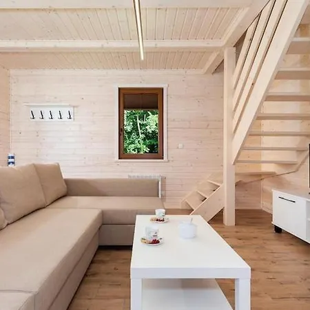 Comfortable No 13 , Summer Pool